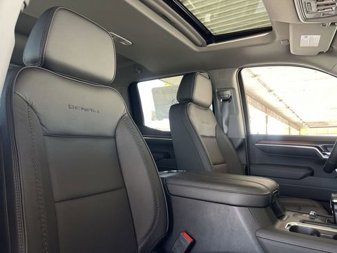 New 2026 GMC Sierra 1500 Denali w/ Technology Package AWD/4WD image 28