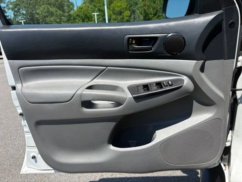 Used 2014 Toyota Tacoma PreRunner w/ Convenience Package RWD image 10
