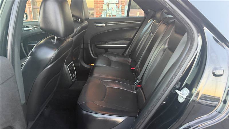 Used 2014 Chrysler 300 C AWD/4WD image 9