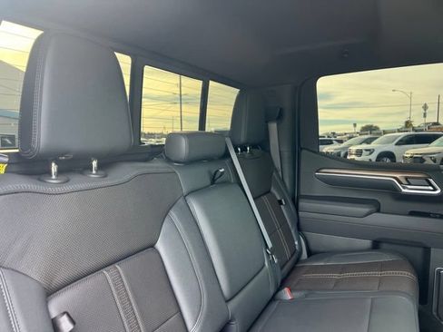 Used 2025 Chevrolet Silverado 1500 High Country w/ Midnight Edition AWD/4WD image 29