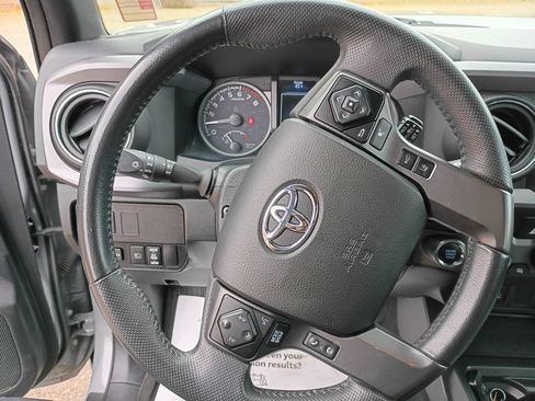 Used 2021 Toyota Tacoma TRD Off-Road image 26