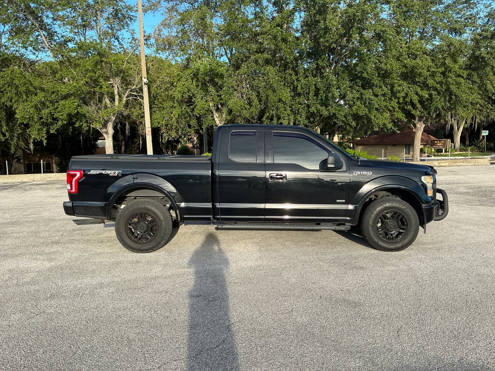 Used 2017 Ford F150 XLT w/ Equipment Group 301A Mid AWD/4WD image 10