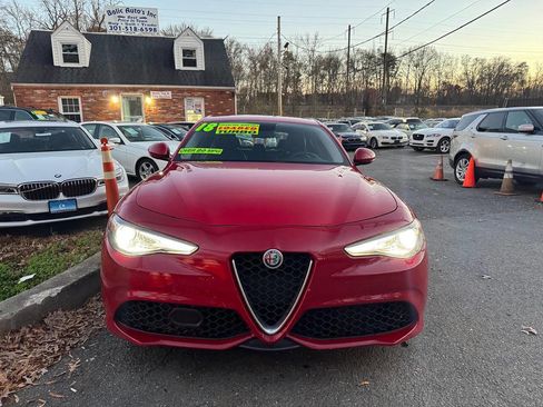 Used 2017 Alfa Romeo Giulia w/ Sport Appearance Package image 2