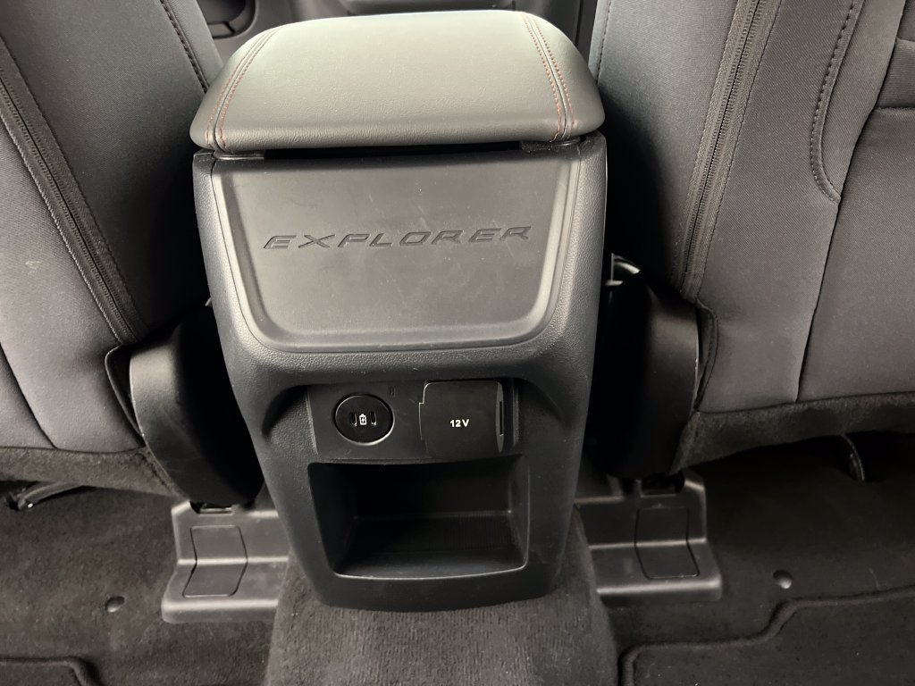 Used 2025 Ford Explorer Active AWD/4WD image 26