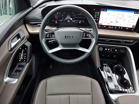Certified 2025 Audi Q5 Premium w/ Convenience Package AWD/4WD image 11