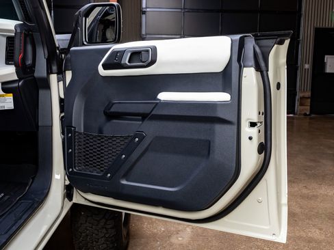 Used 2026 Ford Bronco Heritage Edition AWD/4WD image 33