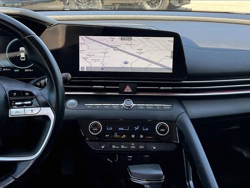 Used 2021 Hyundai Elantra Limited FWD image 7