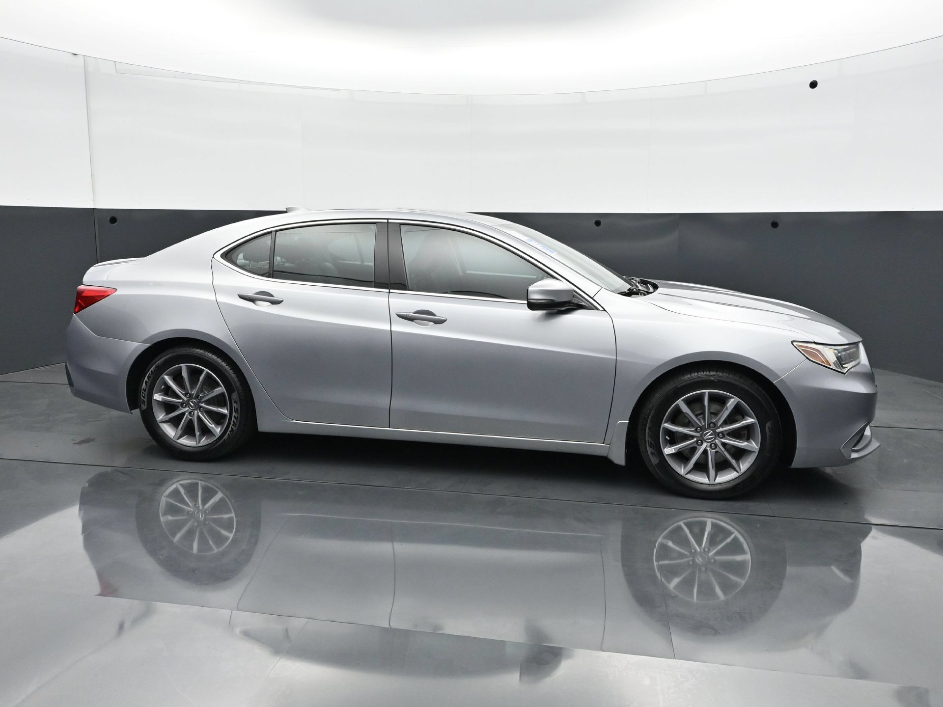 Used 2019 Acura TLX w/ Technology Package FWD image 8