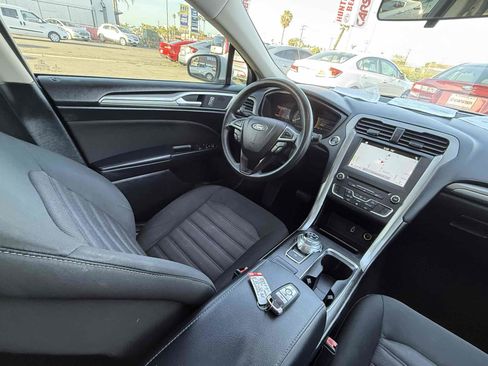 Used 2018 Ford Fusion SE w/ Fusion SE Technology Package FWD image 56