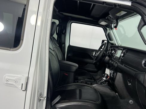 Used 2023 Jeep Wrangler Sahara w/ Cold Weather Group image 33