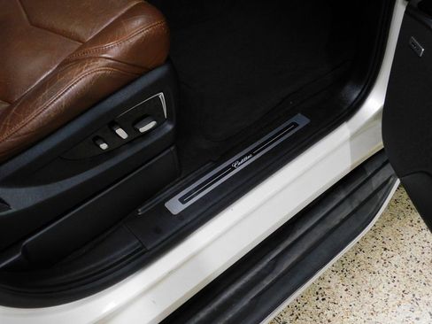 Used 2015 Cadillac Escalade Luxury image 93