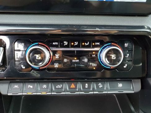 Used 2022 GMC Sierra 1500 AT4 w/ AT4 Premium Package image 23