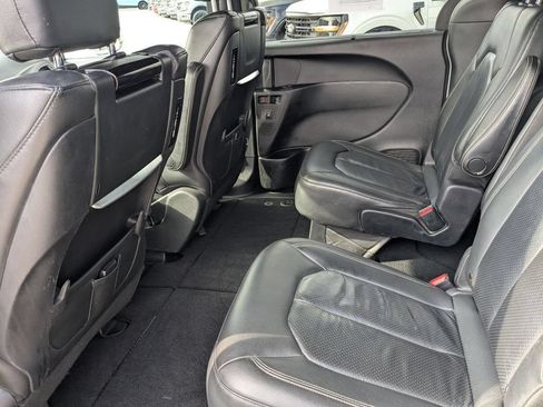 Used 2020 Chrysler Pacifica Touring-L Plus FWD image 25