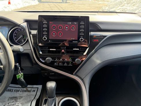 Used 2021 Toyota Camry LE image 21