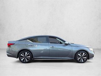 Used 2019 Nissan Altima 2.5 SL FWD video 4