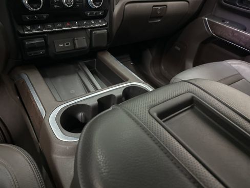 Used 2021 GMC Sierra 2500 Denali w/ Denali Black Diamond Edition image 45