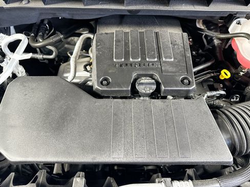 Used 2025 Chevrolet Silverado 1500 Custom RWD image 27