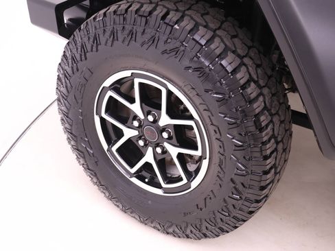 Used 2025 Jeep Gladiator Rubicon w/ Safety Group image 15