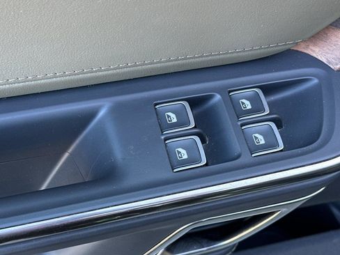 Used 2022 Rivian R1T Adventure image 12