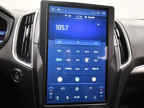 Used 2022 Ford Edge Titanium image 23