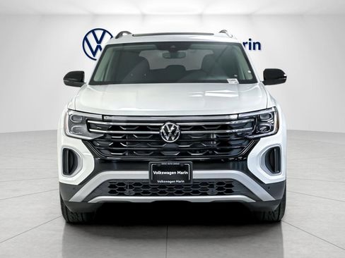 New 2026 Volkswagen Atlas Peak Edition image 8