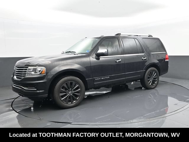 Used 2015 Lincoln Navigator 2WD image 2