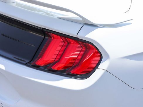 Used 2019 Ford Mustang GT Premium RWD image 8