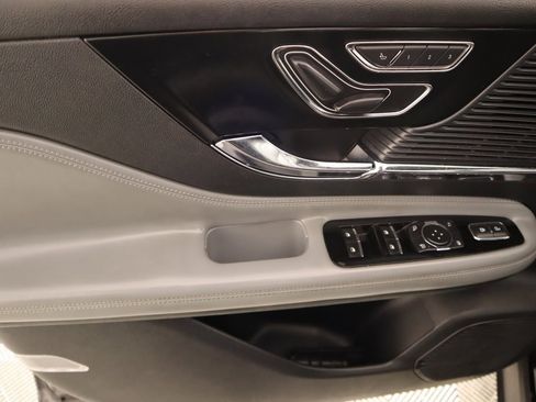 Used 2021 Lincoln Corsair FWD image 15