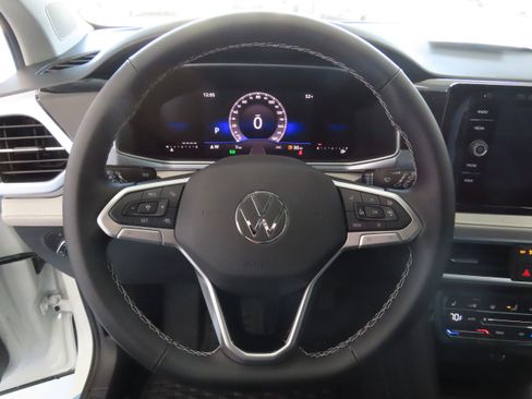 New 2025 Volkswagen Taos SE image 16