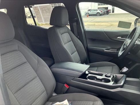 Used 2026 Chevrolet Equinox LT FWD image 7