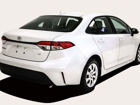 Used 2024 Toyota Corolla LE image 6