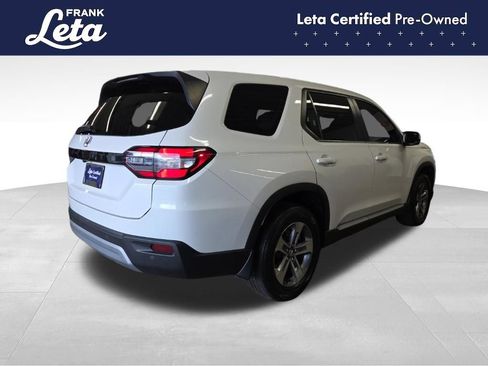 Used 2025 Honda Pilot EX-L image 6