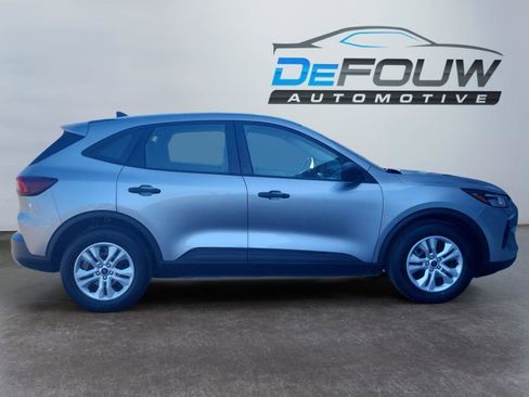 Used 2023 Ford Escape Base image 2