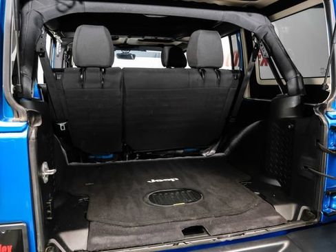 Used 2016 Jeep Wrangler Unlimited Rubicon AWD/4WD image 42