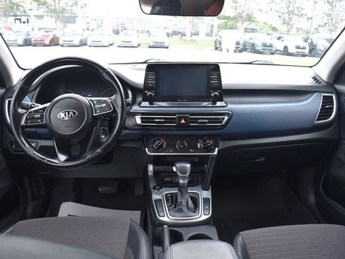 Used 2021 Kia Seltos S FWD image 25