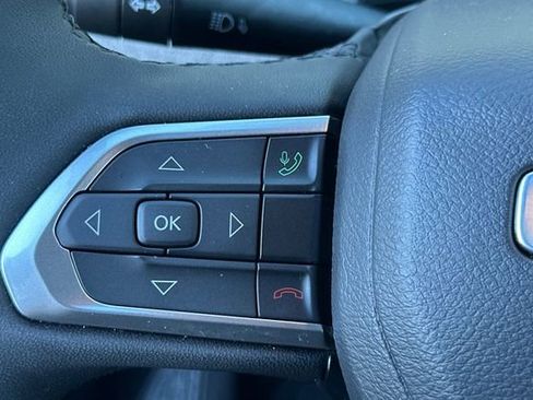 Used 2025 Jeep Compass Latitude w/ Convenience Group image 27