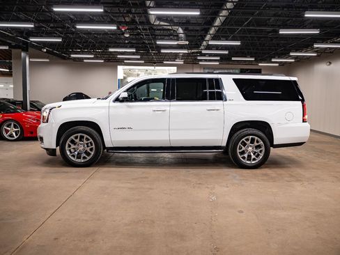 Used 2019 GMC Yukon XL SLT AWD/4WD image 17