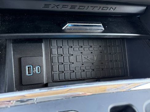 Used 2024 Ford Expedition Max XLT image 22