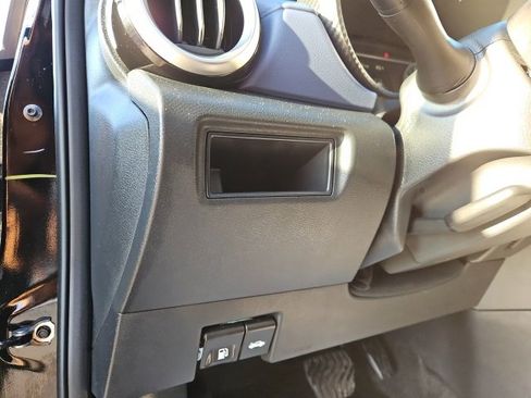 Used 2024 Nissan Versa SV w/ Trunk Package image 30