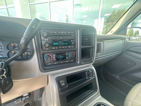 Used 2005 Chevrolet Silverado 1500 LT w/ Light Duty Power Package RWD image 13