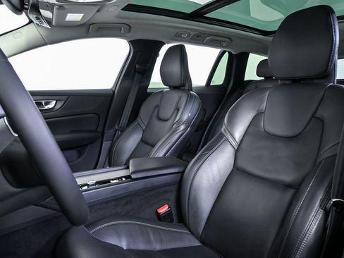 Certified 2024 Volvo V60 B5 Cross Country Ultimate image 7