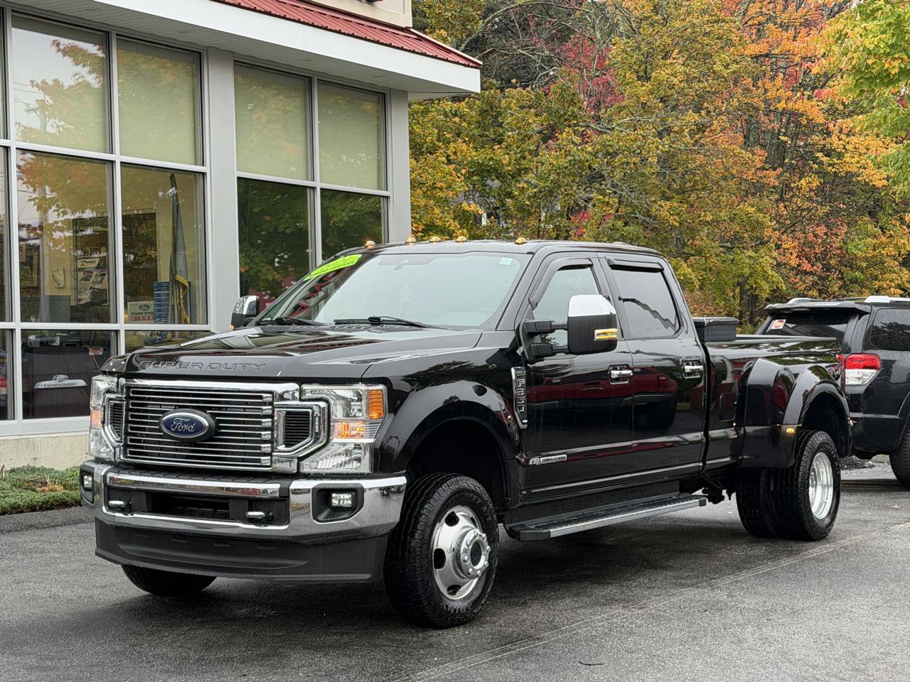 Used 2021 Ford F350 XLT w/ XLT Premium Package AWD/4WD image 2