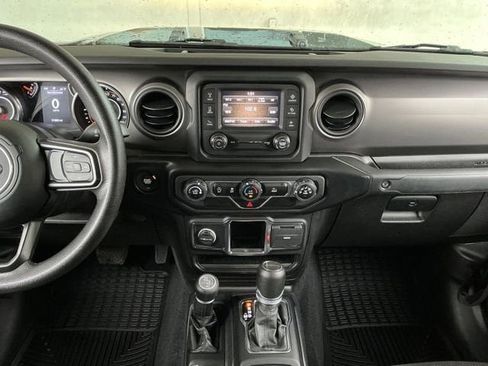 Used 2021 Jeep Gladiator Sport AWD/4WD image 7