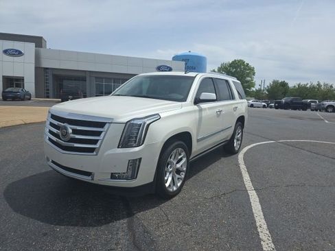 Used 2015 Cadillac Escalade Premium image 7