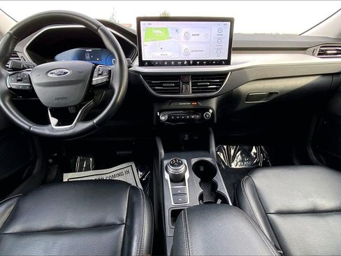 Used 2023 Ford Escape Platinum image 10