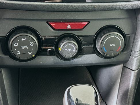 Used 2018 Subaru Crosstrek 2.0i Premium w/ Eyesight System image 23