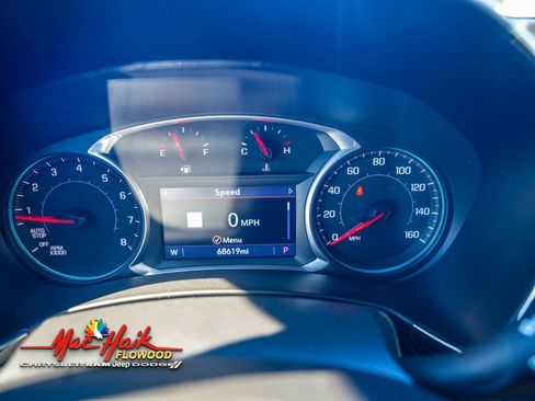 Used 2022 Chevrolet Equinox RS w/ RS Leather Package image 17