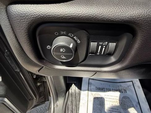 Used 2023 RAM 2500 Laramie AWD/4WD image 11