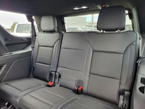 Used 2021 GMC Yukon Denali w/ Denali Premium Package image 28