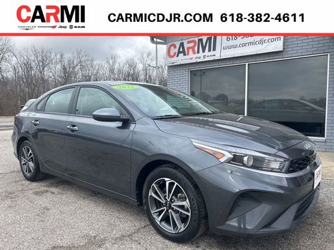 Used 2023 Kia Forte LXS image 1